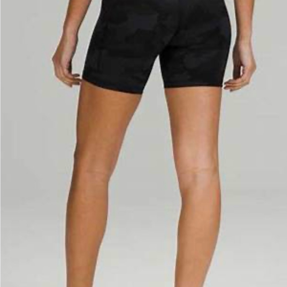 Women's Lululemon High Rise Align Black Camo Shorts size 2